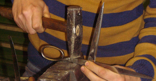Manual technique – hammering scissor handle